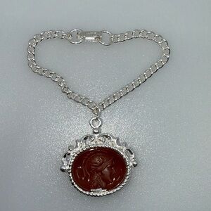 Elegant Silver and Brown Cameo Bracelet​​​​​​​